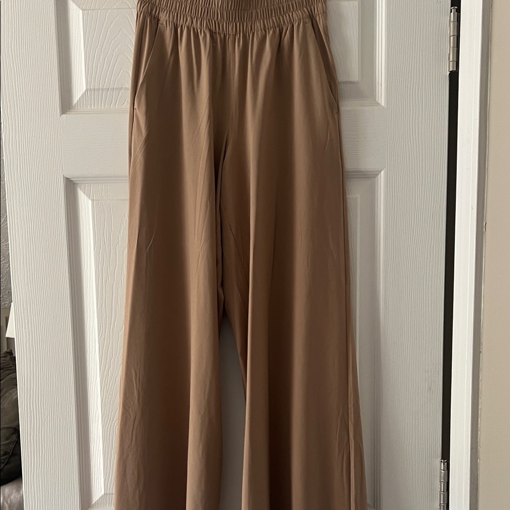 Vuori Wide Leg Pants XS in Tan
